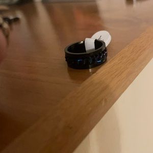 Ring blue fidget in the middle